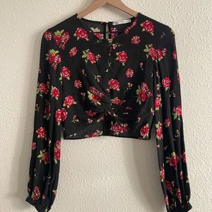 Long sleeve crop top roses 🌹